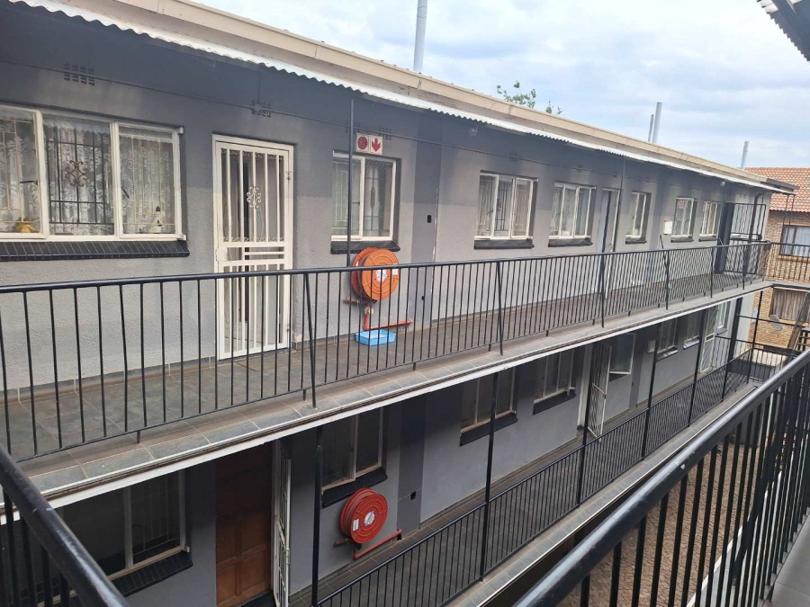 1 Bedroom Property for Sale in Witpoortjie Gauteng