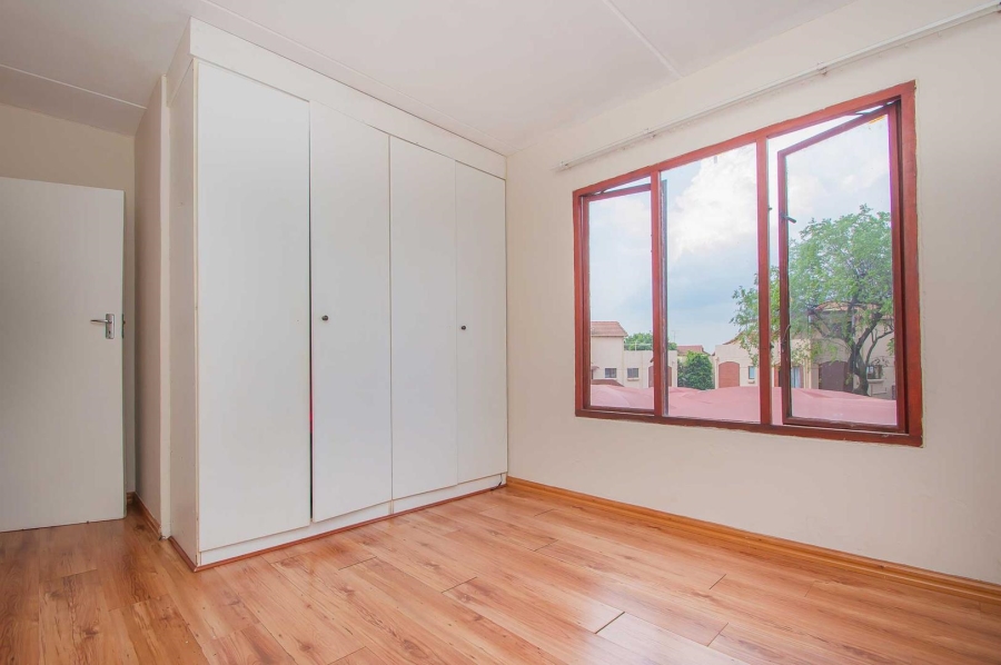 2 Bedroom Property for Sale in Bromhof Gauteng