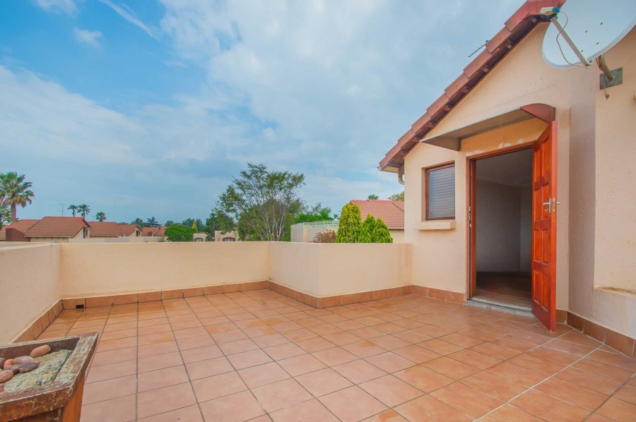 2 Bedroom Property for Sale in Bromhof Gauteng