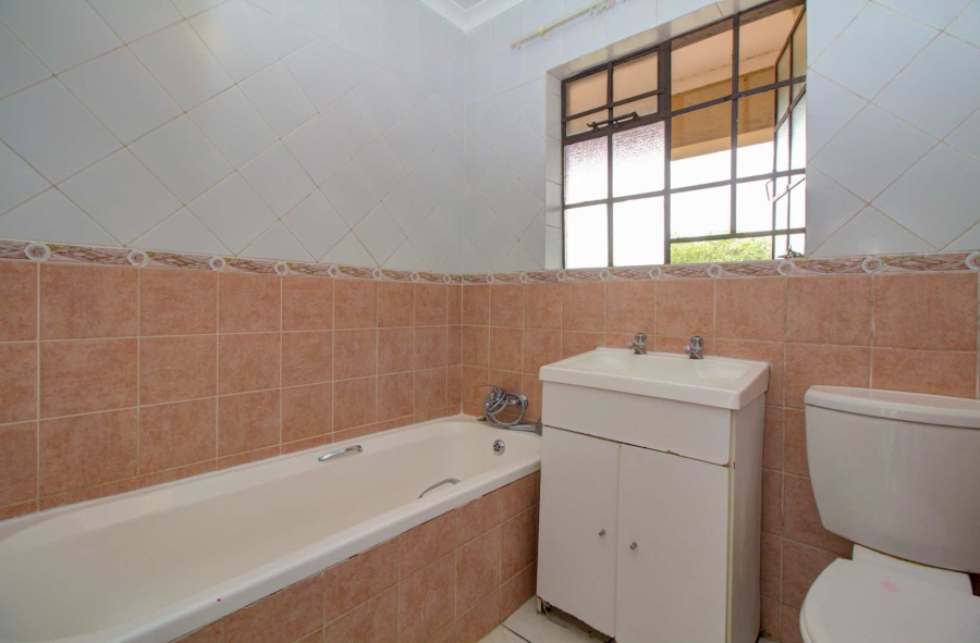 2 Bedroom Property for Sale in Roodepoort West Gauteng