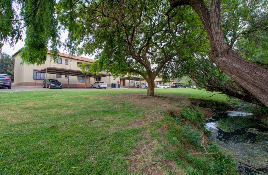 2 Bedroom Property for Sale in Roodepoort West Gauteng