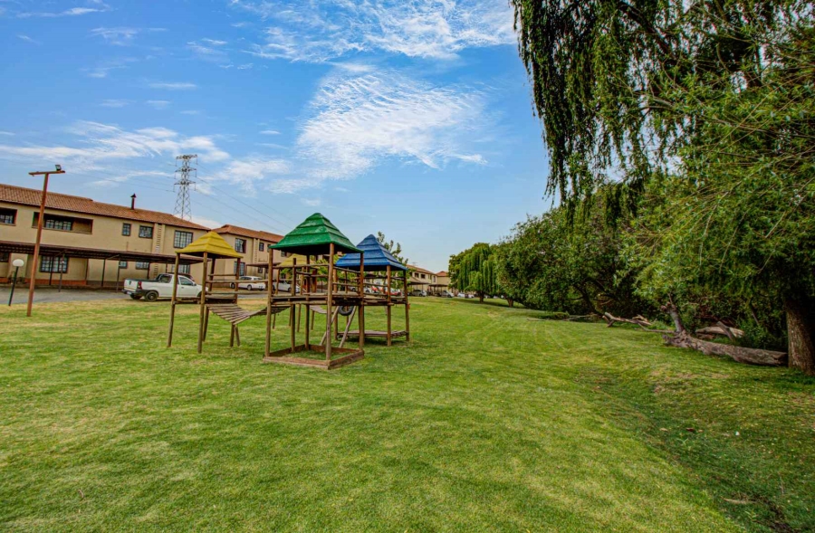 2 Bedroom Property for Sale in Roodepoort West Gauteng