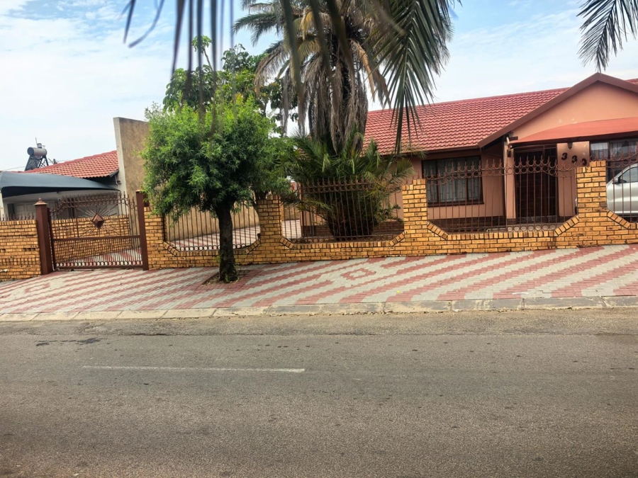 3 Bedroom Property for Sale in Soshanguve Gauteng