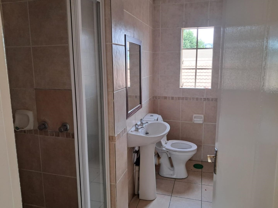 3 Bedroom Property for Sale in Noordwyk Gauteng