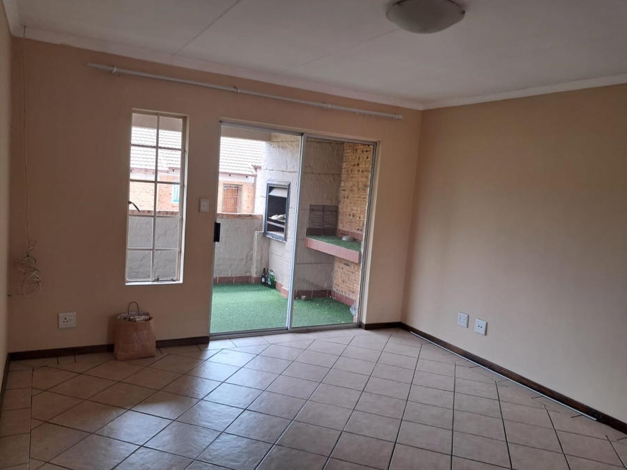 3 Bedroom Property for Sale in Noordwyk Gauteng