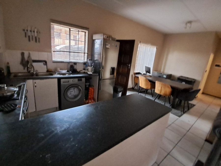 2 Bedroom Property for Sale in Halfway Gardens Gauteng