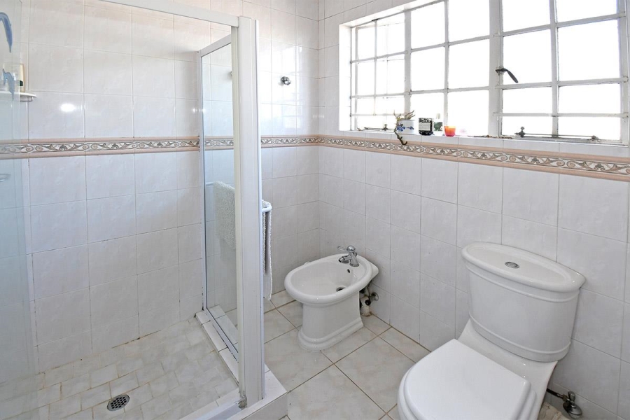 To Let 3 Bedroom Property for Rent in River Club Gauteng
