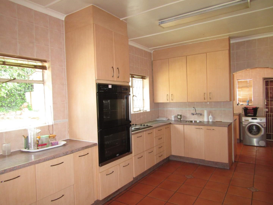 5 Bedroom Property for Sale in Glenhazel Gauteng