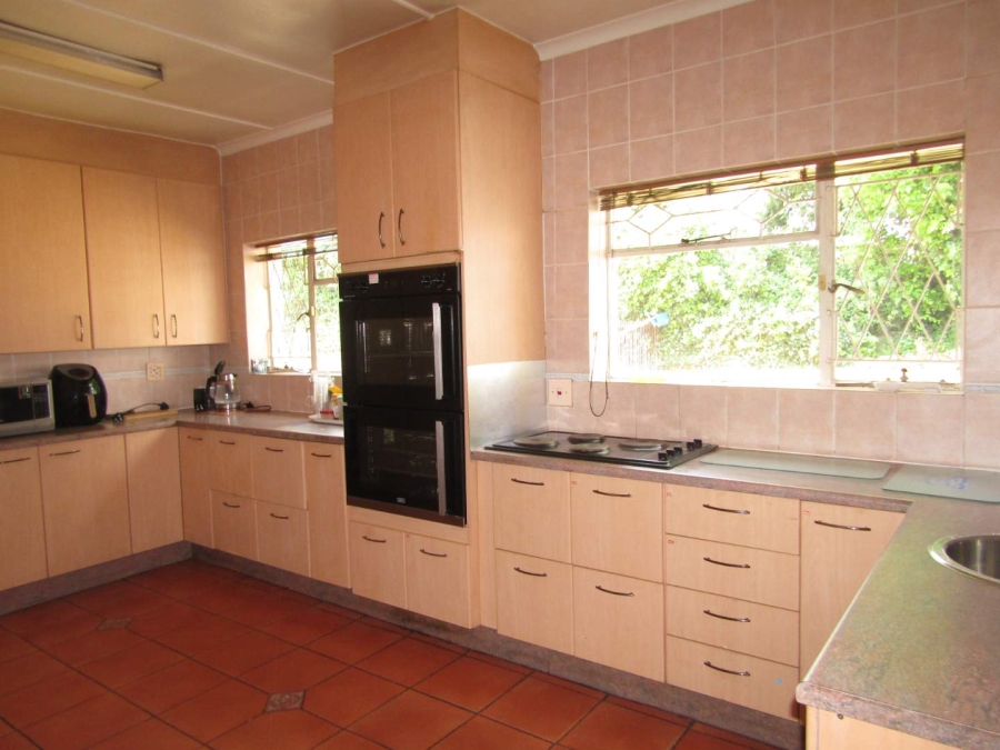5 Bedroom Property for Sale in Glenhazel Gauteng