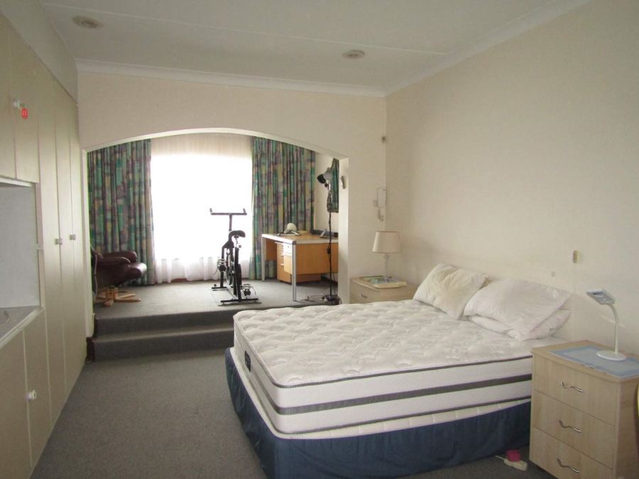 5 Bedroom Property for Sale in Glenhazel Gauteng