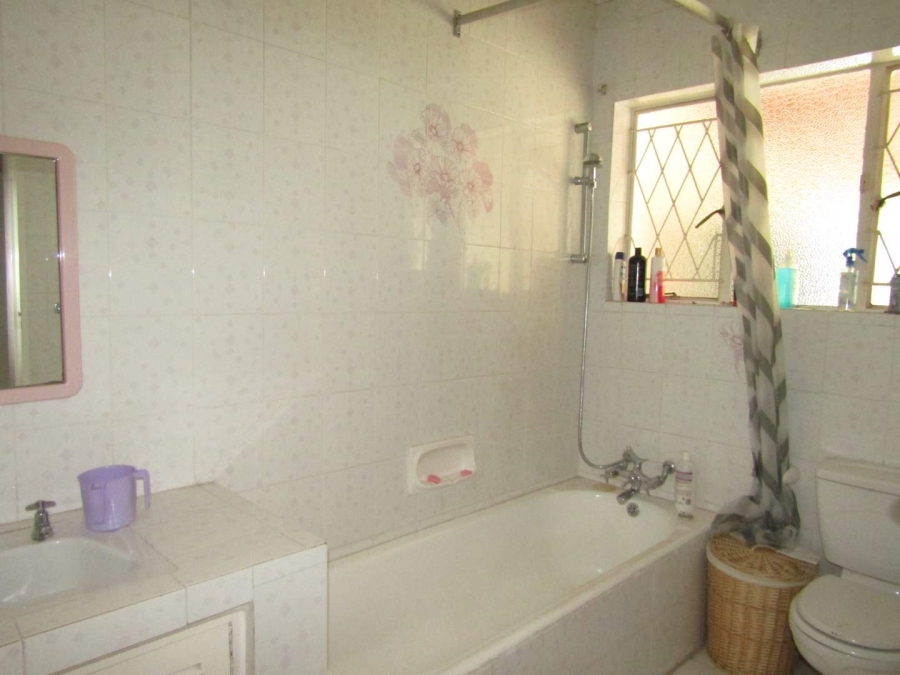 5 Bedroom Property for Sale in Glenhazel Gauteng