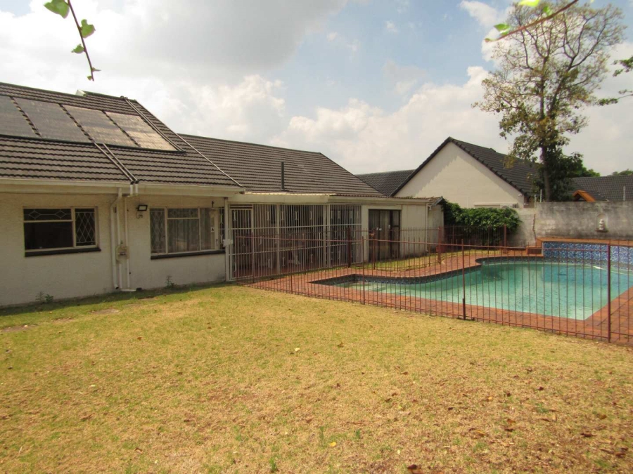 5 Bedroom Property for Sale in Glenhazel Gauteng