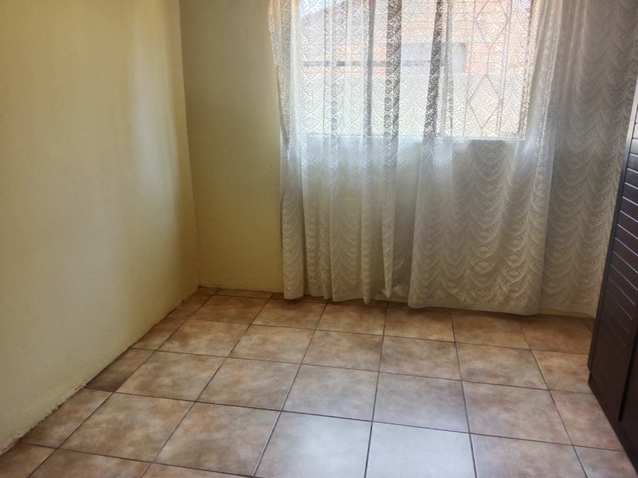 To Let 3 Bedroom Property for Rent in Tladi Gauteng