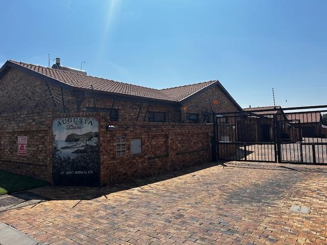 3 Bedroom Property for Sale in New Redruth Gauteng