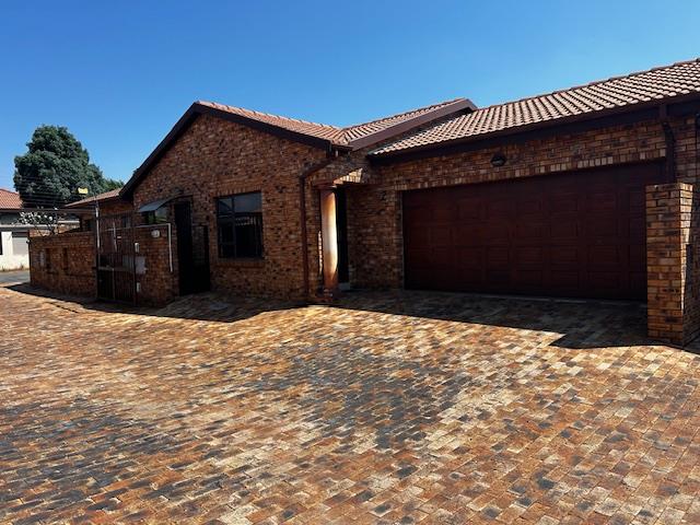 3 Bedroom Property for Sale in New Redruth Gauteng