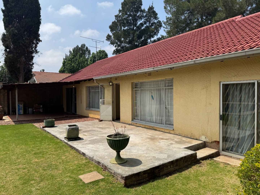 4 Bedroom Property for Sale in Brackendowns Gauteng