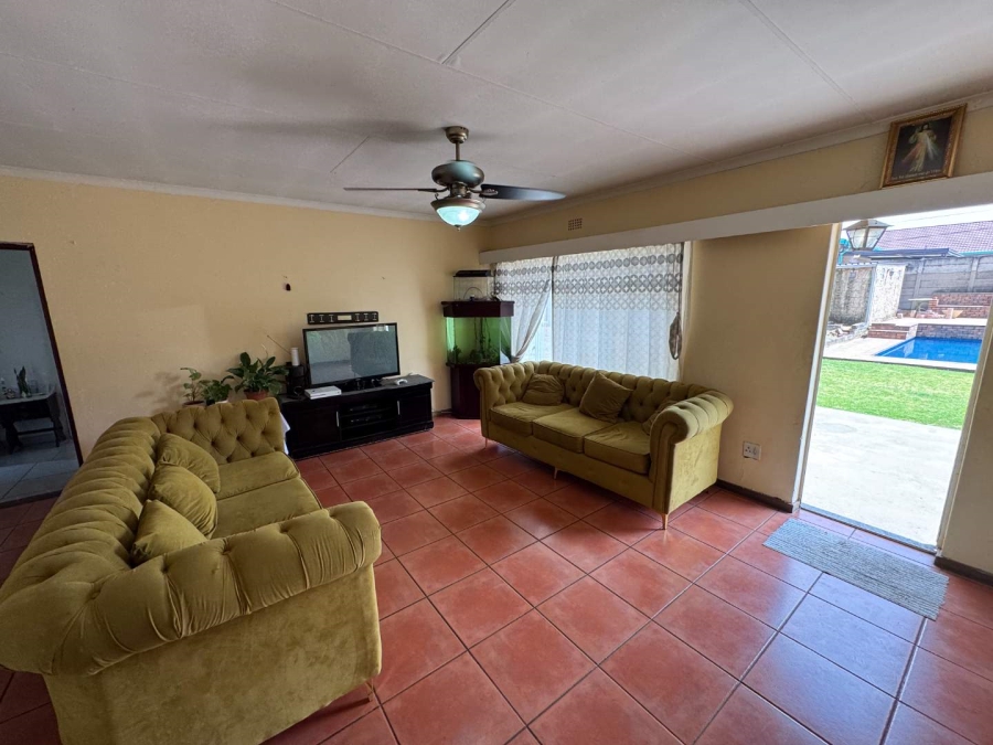4 Bedroom Property for Sale in Brackendowns Gauteng