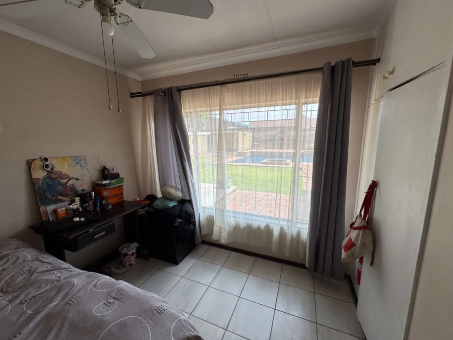 4 Bedroom Property for Sale in Brackendowns Gauteng