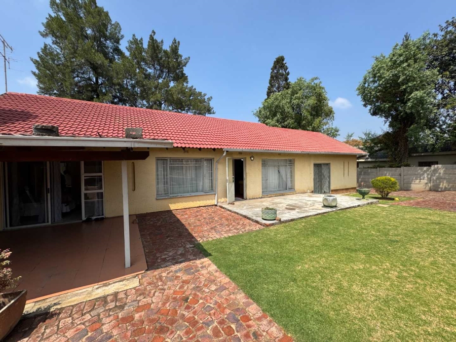 4 Bedroom Property for Sale in Brackendowns Gauteng