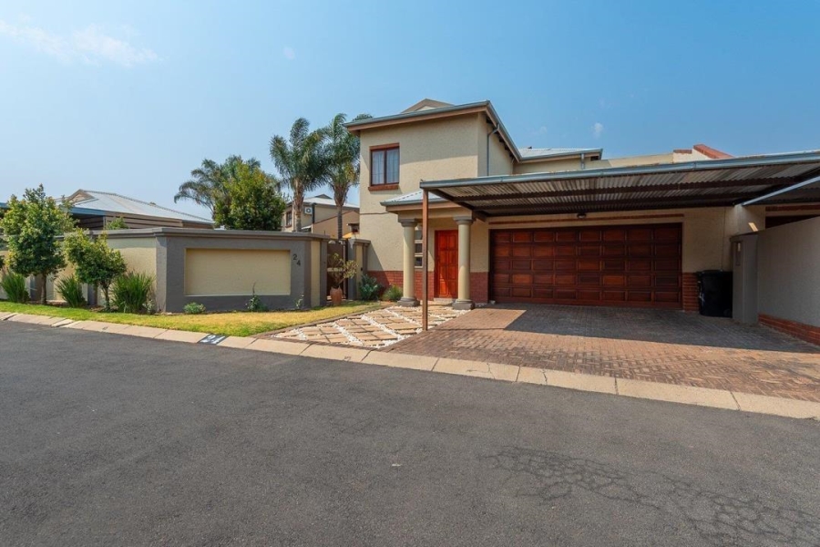4 Bedroom Property for Sale in Verwoerdpark Gauteng