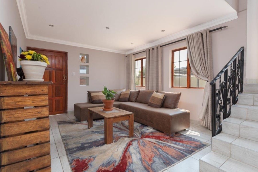 4 Bedroom Property for Sale in Verwoerdpark Gauteng