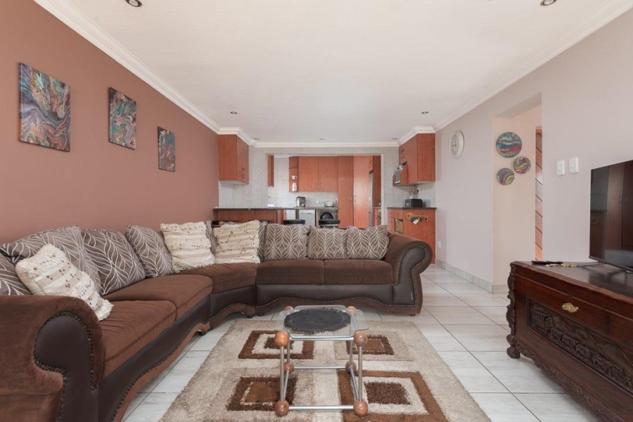 4 Bedroom Property for Sale in Verwoerdpark Gauteng