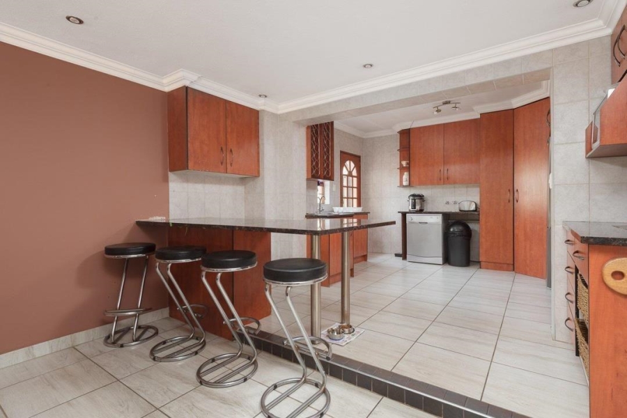 4 Bedroom Property for Sale in Verwoerdpark Gauteng