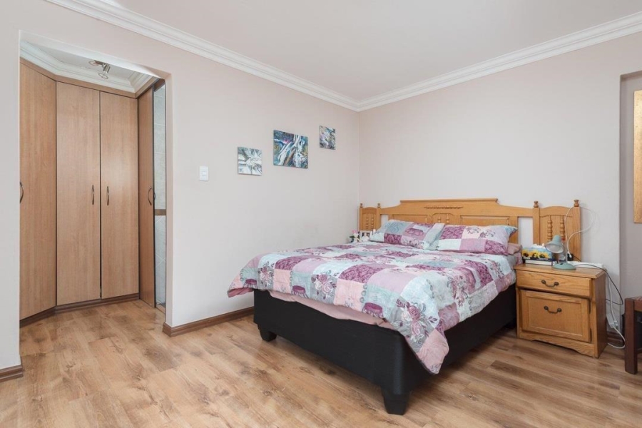 4 Bedroom Property for Sale in Verwoerdpark Gauteng