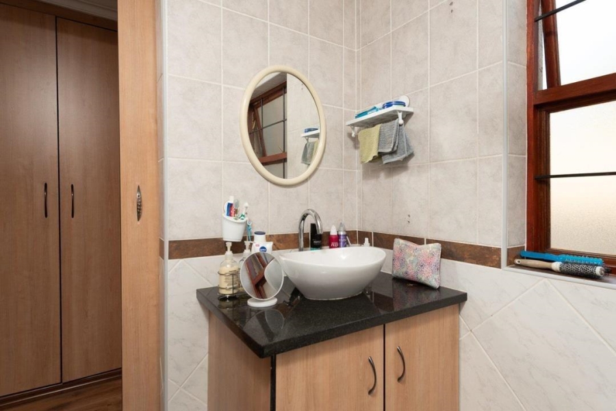 4 Bedroom Property for Sale in Verwoerdpark Gauteng