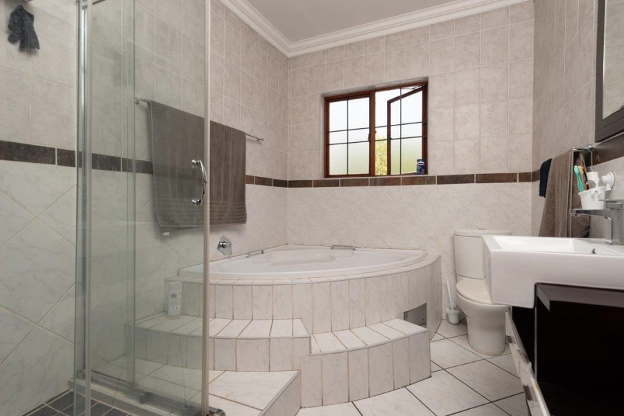 4 Bedroom Property for Sale in Verwoerdpark Gauteng