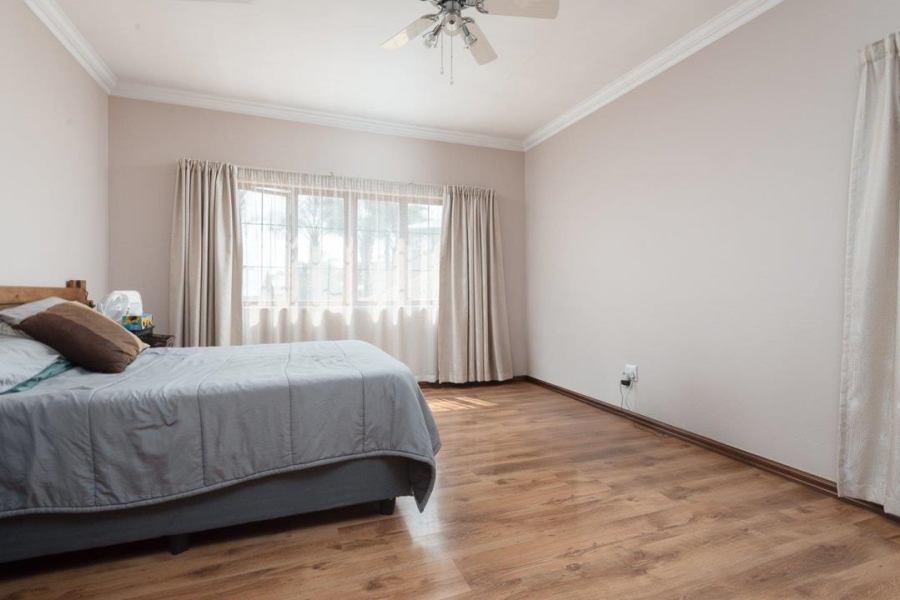 4 Bedroom Property for Sale in Verwoerdpark Gauteng