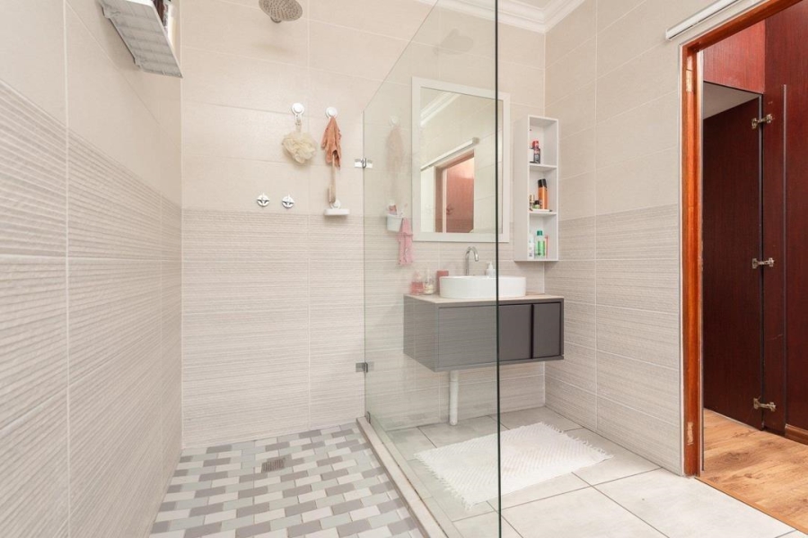 4 Bedroom Property for Sale in Verwoerdpark Gauteng