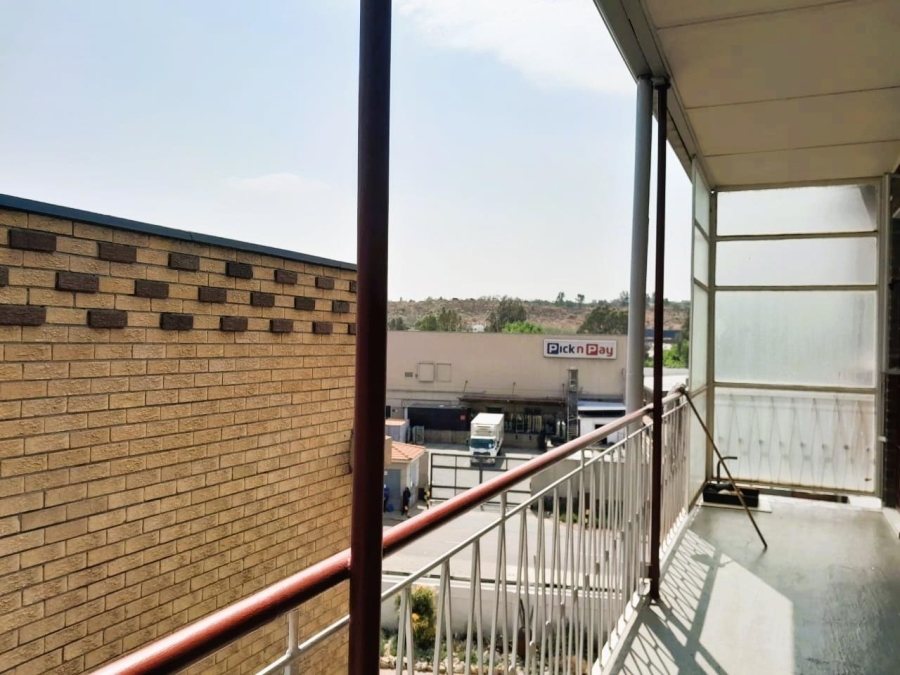 2 Bedroom Property for Sale in New Redruth Gauteng