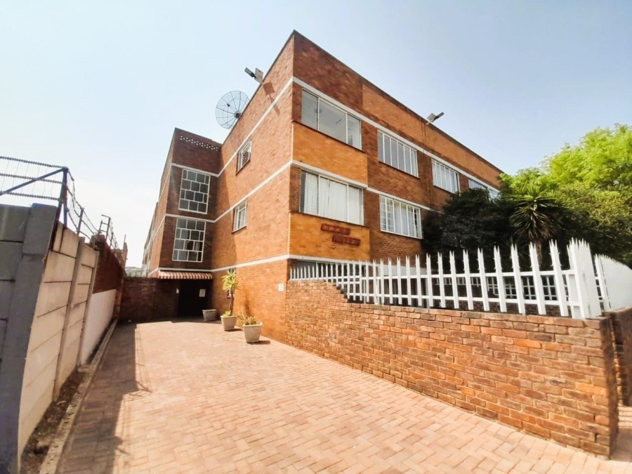 2 Bedroom Property for Sale in New Redruth Gauteng