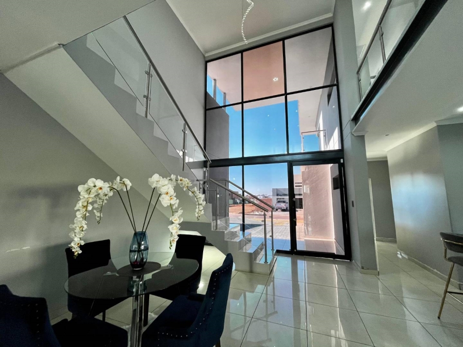 5 Bedroom Property for Sale in Six Fountains Residential Estate Gauteng