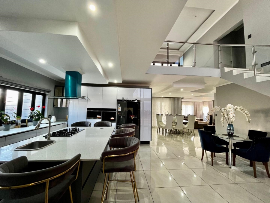 5 Bedroom Property for Sale in Six Fountains Residential Estate Gauteng