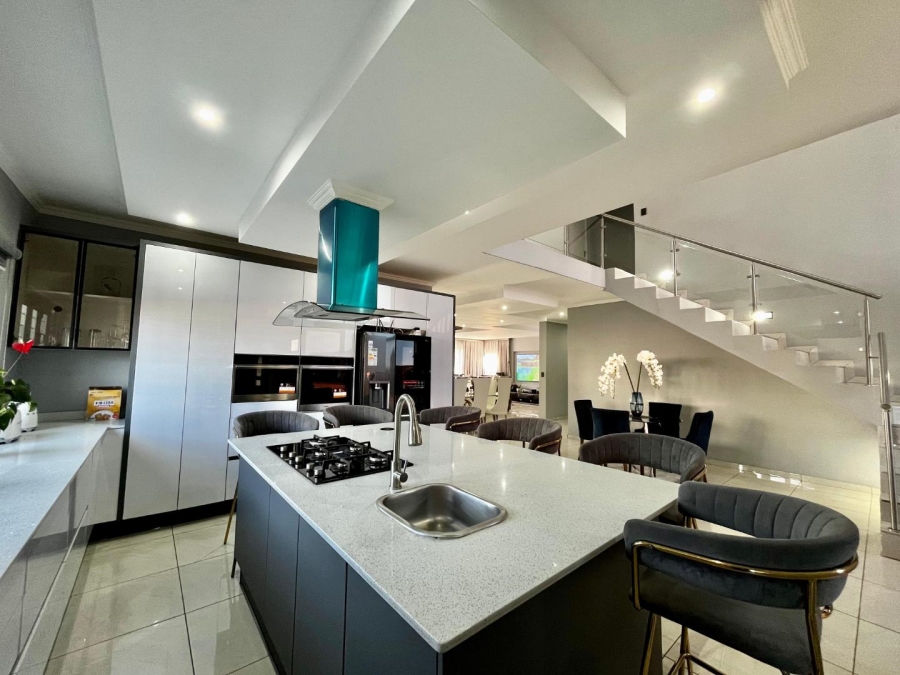 5 Bedroom Property for Sale in Six Fountains Residential Estate Gauteng