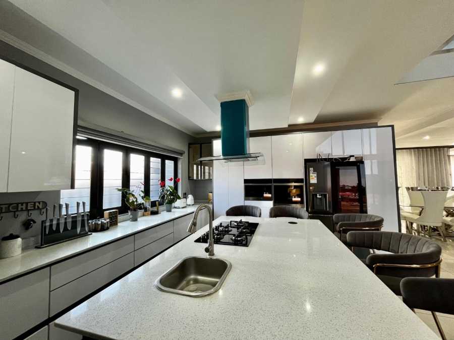 5 Bedroom Property for Sale in Six Fountains Residential Estate Gauteng