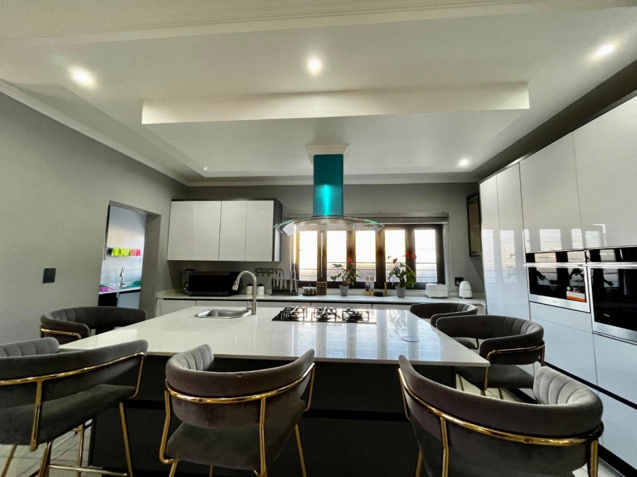 5 Bedroom Property for Sale in Six Fountains Residential Estate Gauteng