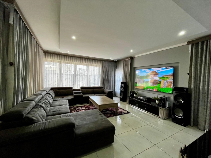 5 Bedroom Property for Sale in Six Fountains Residential Estate Gauteng