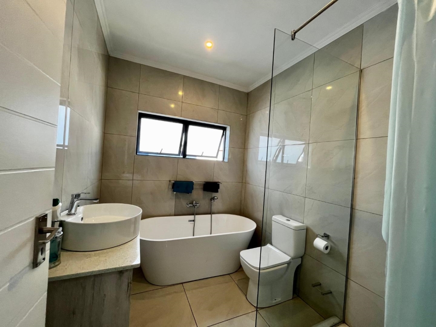 5 Bedroom Property for Sale in Six Fountains Residential Estate Gauteng