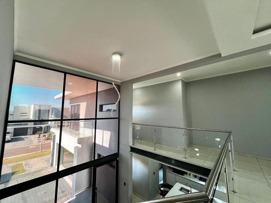 5 Bedroom Property for Sale in Six Fountains Residential Estate Gauteng