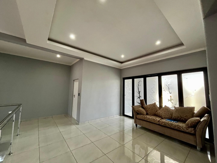 5 Bedroom Property for Sale in Six Fountains Residential Estate Gauteng