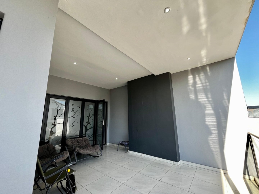 5 Bedroom Property for Sale in Six Fountains Residential Estate Gauteng