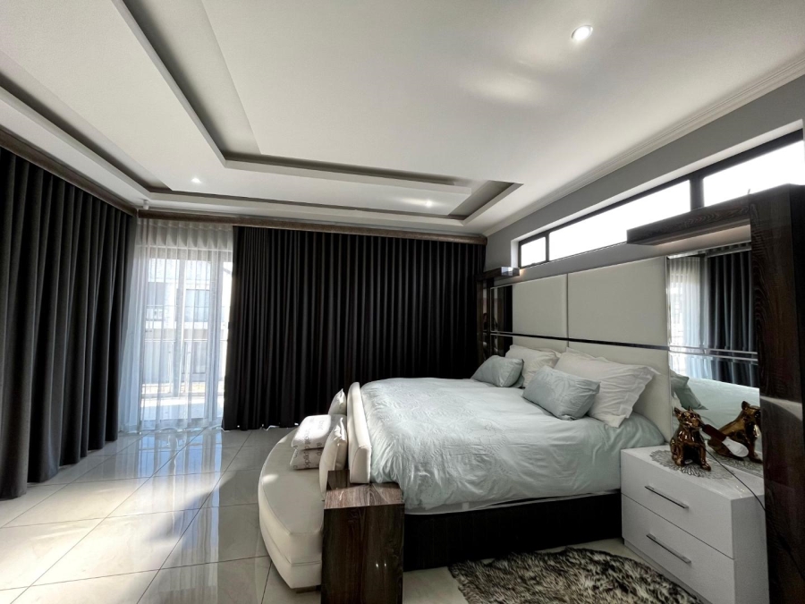 5 Bedroom Property for Sale in Six Fountains Residential Estate Gauteng