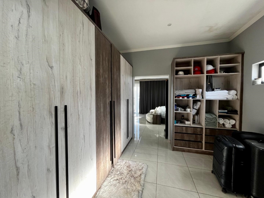 5 Bedroom Property for Sale in Six Fountains Residential Estate Gauteng