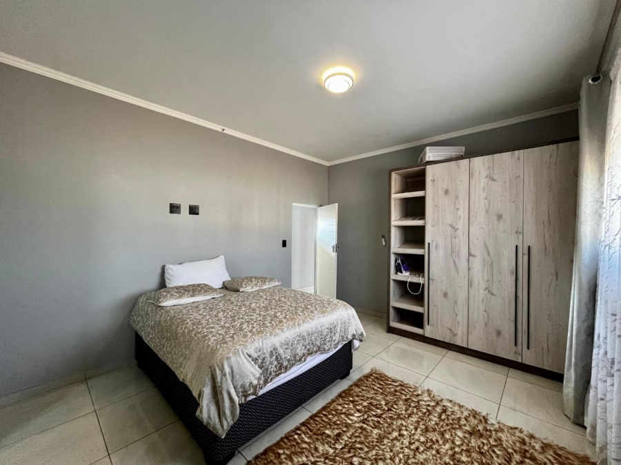 5 Bedroom Property for Sale in Six Fountains Residential Estate Gauteng