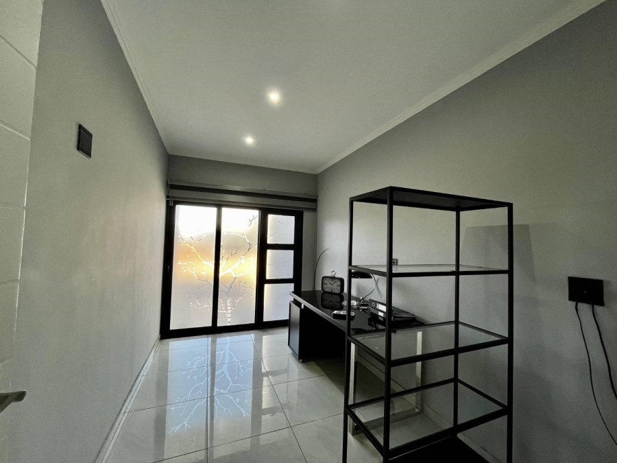 5 Bedroom Property for Sale in Six Fountains Residential Estate Gauteng