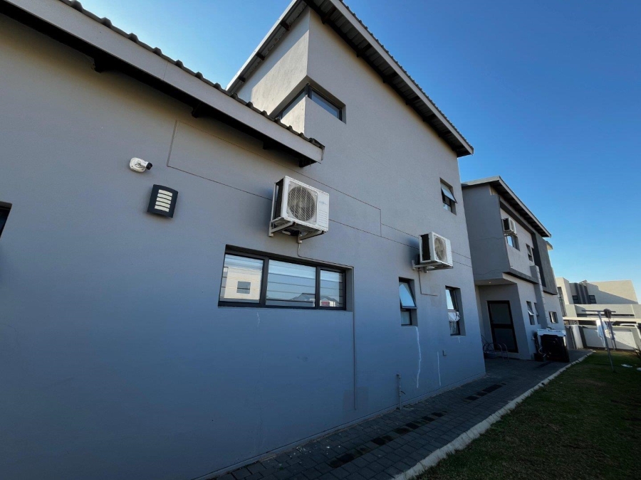 5 Bedroom Property for Sale in Six Fountains Residential Estate Gauteng