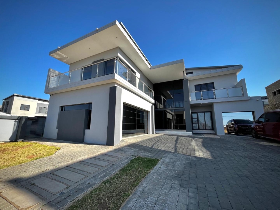 5 Bedroom Property for Sale in Six Fountains Residential Estate Gauteng